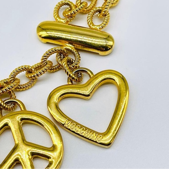 MOSCHINO gold chain link belt with charms. Collectors piece - Picture 3 of 7